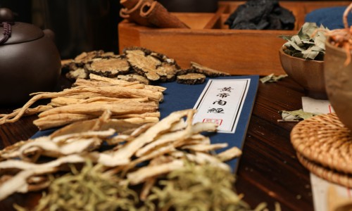 长期吃中药有什么副作用-专业长期吃中药有什么副作用和危害平台-长期吃中药会伤肝吗